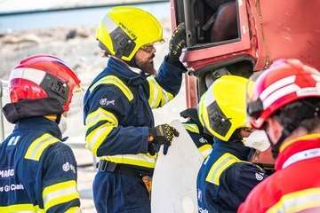 Los Bomberos de Gran Canaria se estrenan con un vehículo en vertical en el Encuentro Nacional de Rescate en Accidentes de Tráfico/TA.